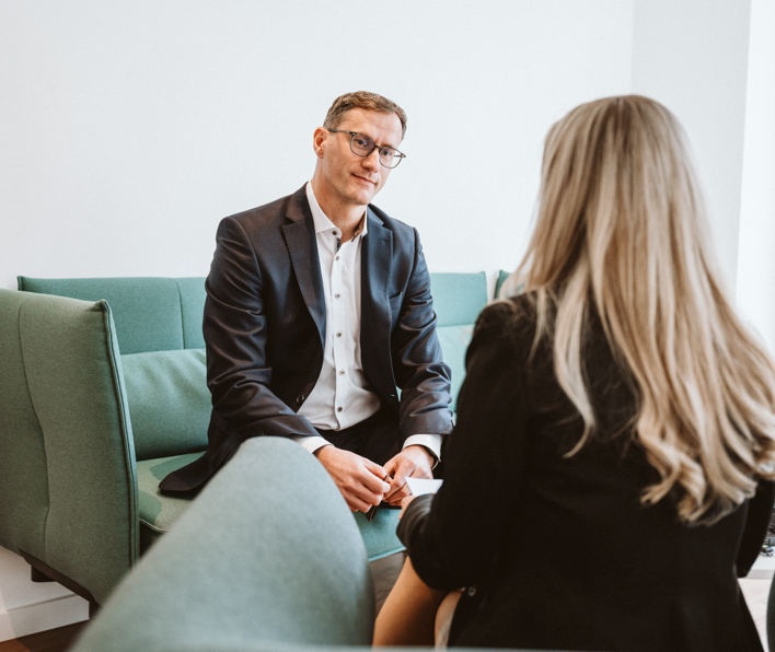 Icon Grafik mit Dreieck im Hintergrund